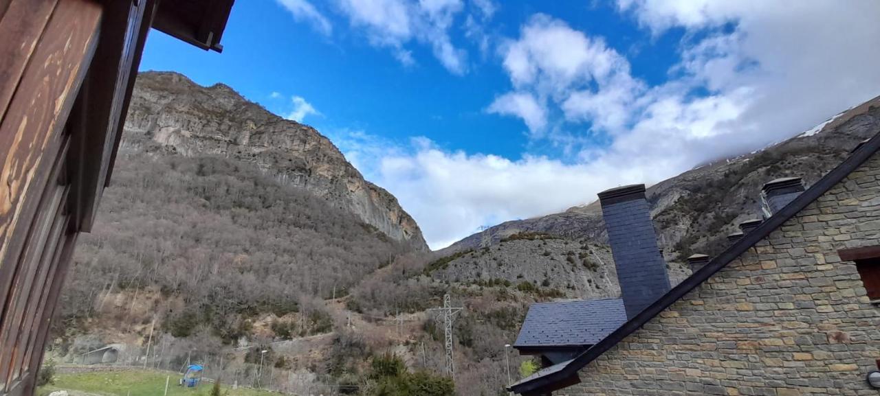 Apartamento Tarmanones Escarrilla Luaran gambar