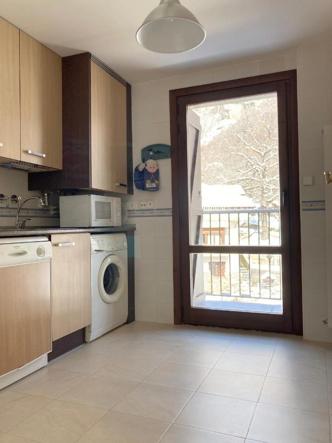 Apartamento Tarmanones Escarrilla Luaran gambar